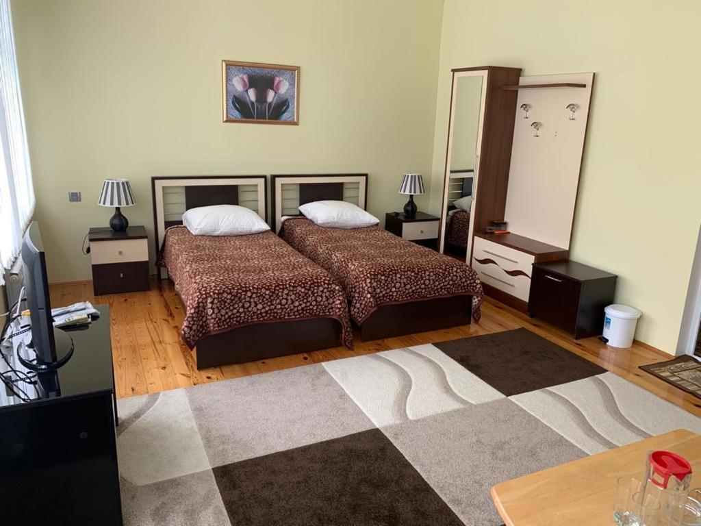 Sheki Avtovagzal Motel Ngoại thất bức ảnh