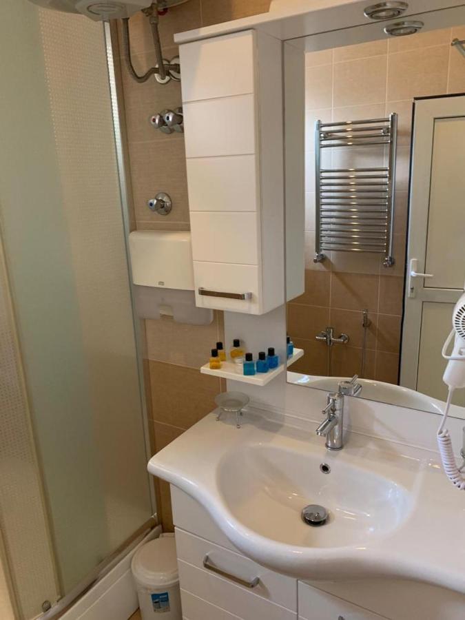 Sheki Avtovagzal Motel Ngoại thất bức ảnh
